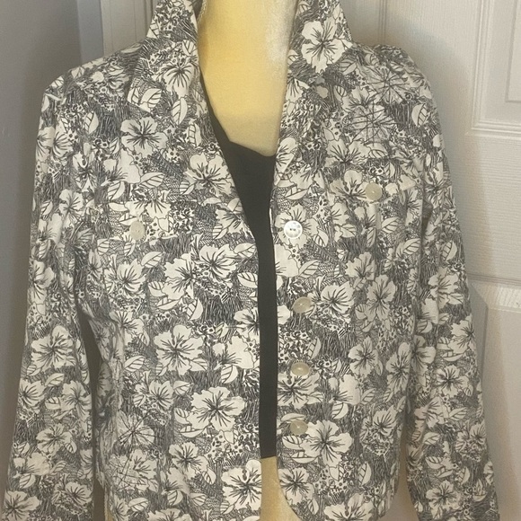 Christopher & Banks Monochrome Floral Blazer - Picture 1 of 10